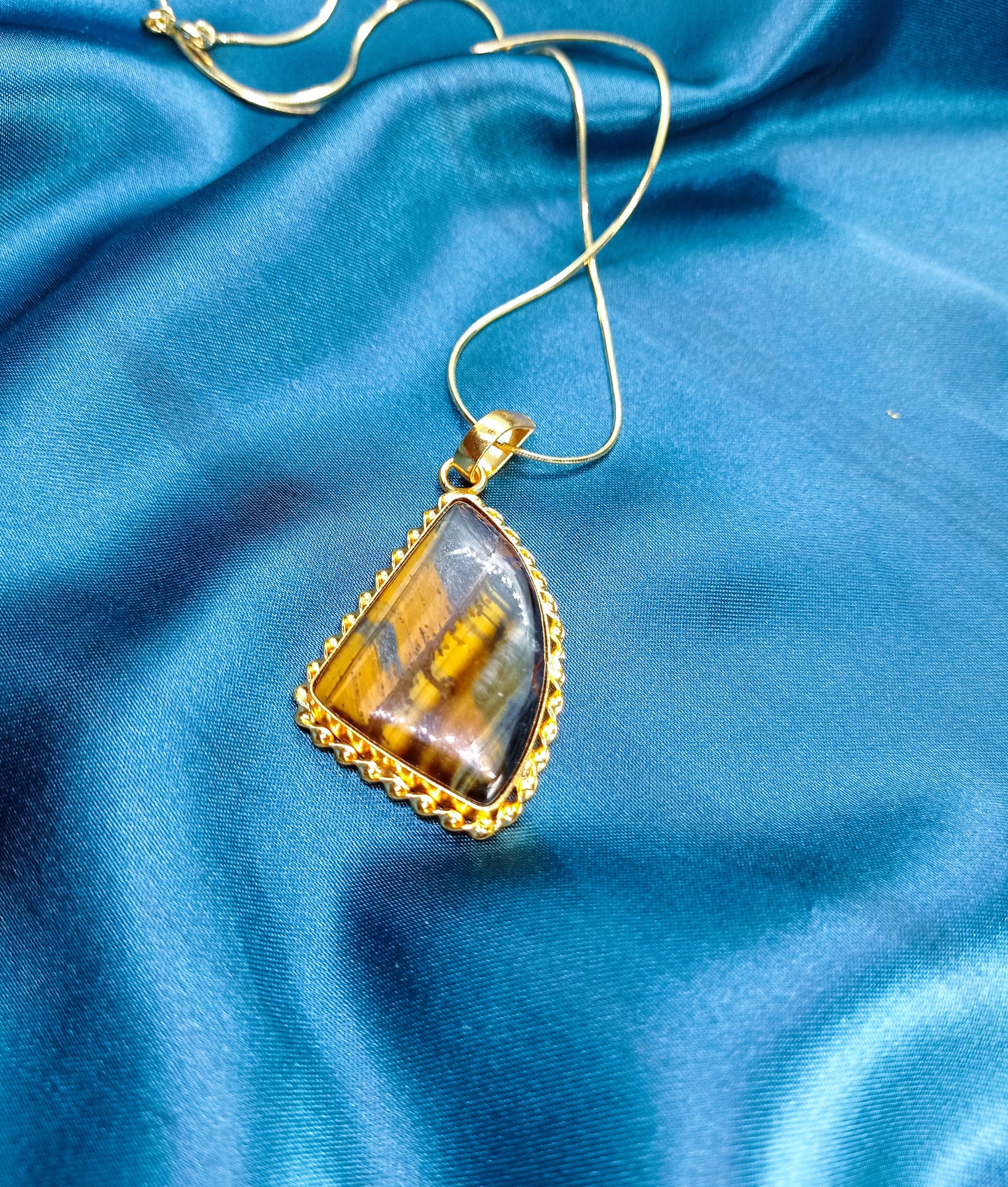 Tiger eye natural stone gold pendant